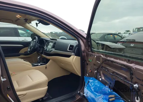 2018 Toyota Highlander Le Plus from USA, damaged, VIN 5TDZZRFH1JS250909